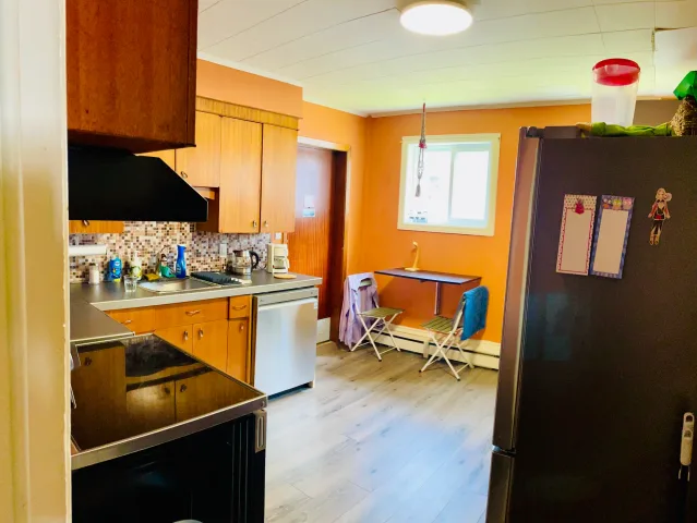 Fully renovated downstairs home minutes from hospitals, the port and Bayshore Beach!